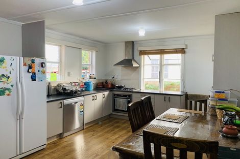 Photo of property in 3154 Great North Road, New Lynn, Auckland, 0600