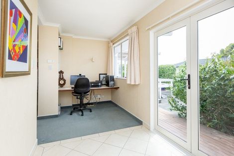 Photo of property in 2 Balmoral Street, Taradale, Napier, 4112