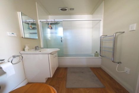 Photo of property in 16 Caroline Street, Mount Victoria, Wellington, 6011