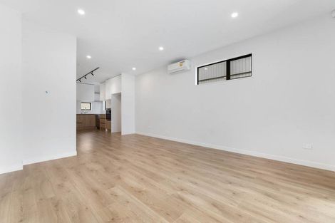 Photo of property in 16 Heketara Way, Massey, Auckland, 0614