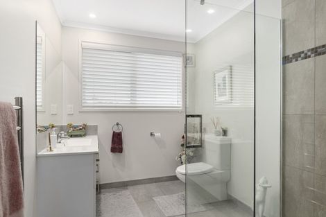 Photo of property in 18 Tranquil Grove, Omokoroa, 3114