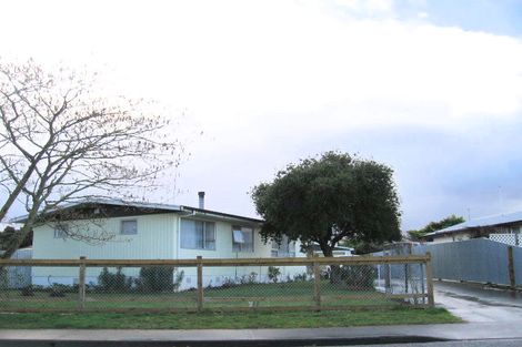 Photo of property in 64 Diaz Drive, Flaxmere, Hastings, 4120