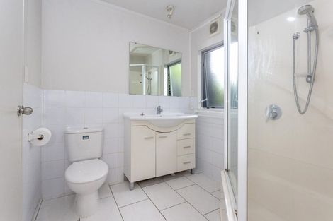 Photo of property in 18 Totaravale Drive, Totara Vale, Auckland, 0629