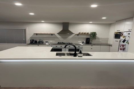 Photo of property in 11d Langana Avenue, Browns Bay, Auckland, 0630