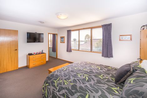 Photo of property in 19 Tivoli Place, Bishopdale, Christchurch, 8053