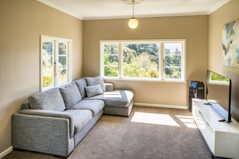 Photo of property in 15 Harbour View Road, Harbour View, Lower Hutt, 5010