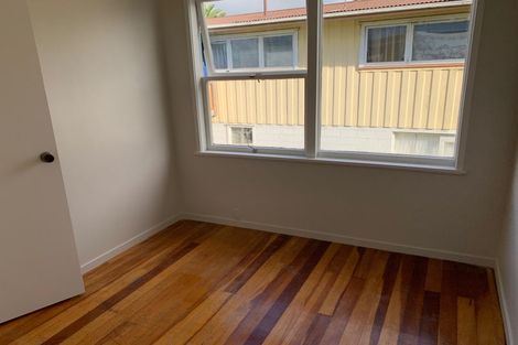 Photo of property in 36 Royal Road, Massey, Auckland, 0614