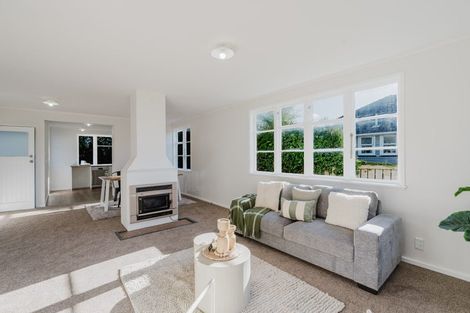 Photo of property in 15 Paul Crescent, Fairfield, Hamilton, 3214