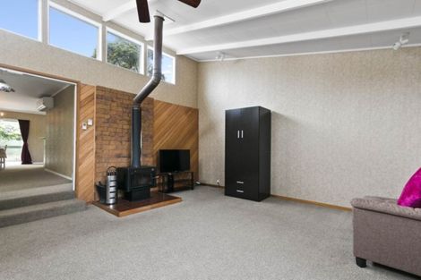 Photo of property in 37 Takapu Street, Henderson, Auckland, 0612