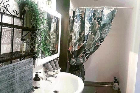 Photo of property in 2 Epping Place, Richmond Heights, Taupo, 3330