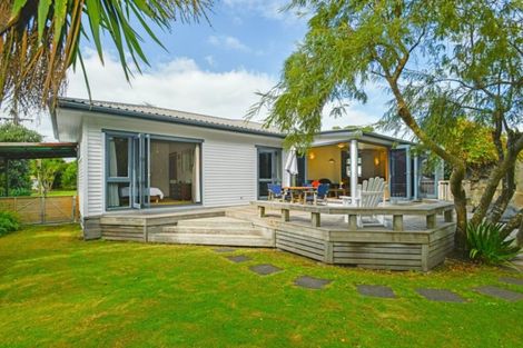 Photo of property in 18 Lysnar Street, Okitu, Gisborne, 4010