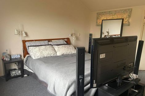 Photo of property in 95 Seaview Road, Glenfield, Auckland, 0629