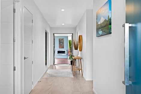 Photo of property in 51 Moffat Road, Red Beach, 0932