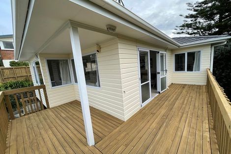 Photo of property in 22 Kayeleen Place, Cockle Bay, Auckland, 2014