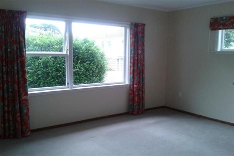 Photo of property in 5 Trafalgar Street, Westown, New Plymouth, 4310