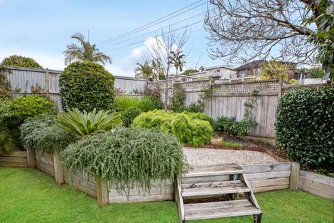Photo of property in 1/28 Alexander Street, Cockle Bay, Auckland, 2014