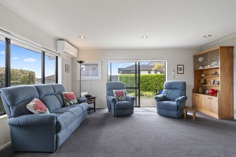 Photo of property in 16 Ludlow Place, Pukekohe, 2120