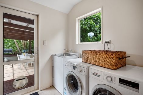 Photo of property in 38 Ravenstone Place, Chatswood, Auckland, 0626