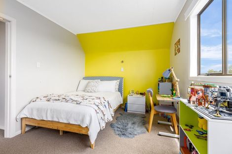 Photo of property in 68 Kahu Road, Paremata, Porirua, 5024