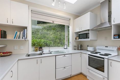 Photo of property in 15 Madras Street, Khandallah, Wellington, 6035