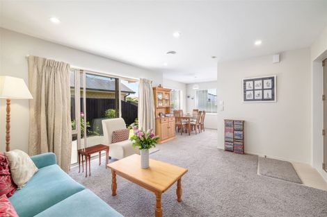 Photo of property in 2/61 Middlepark Road, Sockburn, Christchurch, 8042