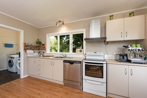 Photo of property in 22 Raroa Terrace, Tawa, Wellington, 5028