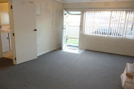 Photo of property in 15 Cheriton Road, Mellons Bay, Auckland, 2014