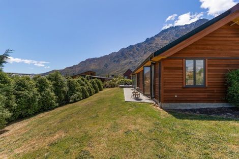 Photo of property in 16 Ellesmere Avenue, Jacks Point, Queenstown, 9371