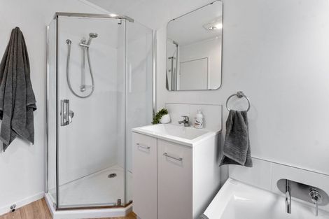 Photo of property in 7 Pureora Place, Clendon Park, Auckland, 2103