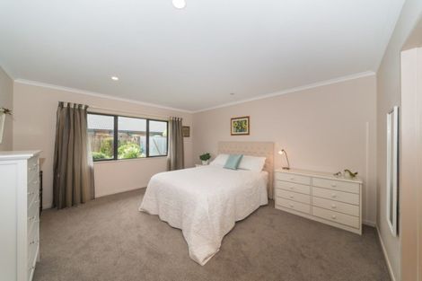 Photo of property in 66 Roberts Line, Kelvin Grove, Palmerston North, 4414