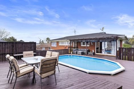 Photo of property in 16 La Trobe Street, Pakuranga Heights, Auckland, 2010