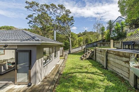 Photo of property in 17 Jenanne Place, Totara Vale, Auckland, 0629