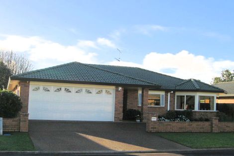 Photo of property in 18 Dan Tori Place, Orewa, 0931