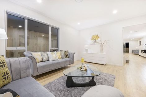 Photo of property in 92 Tir Conaill Avenue, Flat Bush, Auckland, 2019