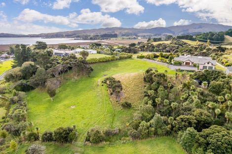 Photo of property in 32 Paekakariki Hill Road, Pauatahanui, Porirua, 5381
