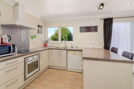 Photo of property in 1 Walnut Place, Owhata, Rotorua, 3010