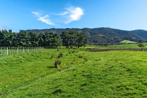 Photo of property in 360 Western Lake Road, Western Lake, Featherston, 5773