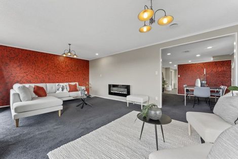 Photo of property in 2 Puketiro Drive, Feilding, 4702