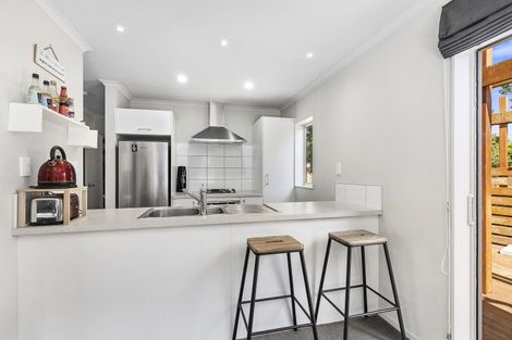 Photo of property in 7/16 Black Rock Road, Newlands, Wellington, 6037