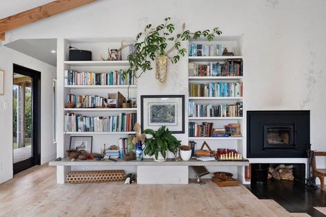 Photo of property in 236 Kiwitahi Road, Helensville, 0875