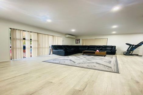 Photo of property in 1/117 Clevedon Road, Papakura, 2110