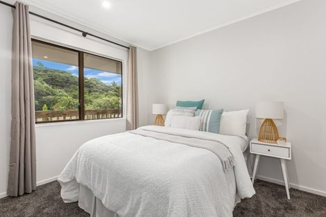 Photo of property in 72 Omapere Street, Whitby, Porirua, 5024