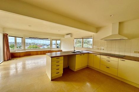 Photo of property in 4 Clematis Avenue, Murrays Bay, Auckland, 0630