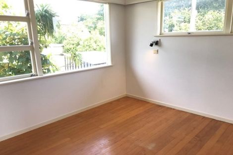 Photo of property in 1 Lenihan Street, Northcote, Auckland, 0627