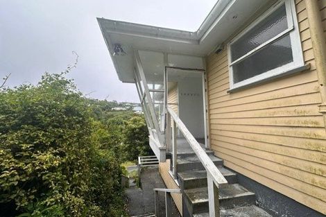 Photo of property in 88 Newlands Road, Newlands, Wellington, 6037
