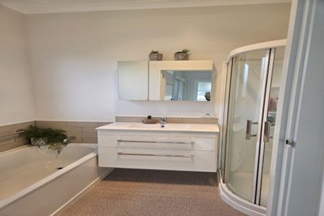 Photo of property in 42 Helvellyn Street, Woodside, Outram, 9073