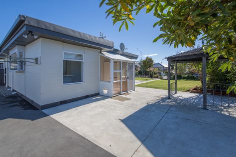 Photo of property in 306 Wainoni Road, Avondale, Christchurch, 8061