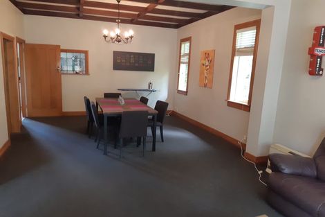 Photo of property in 18 Waiohua Road, Greenlane, Auckland, 1061