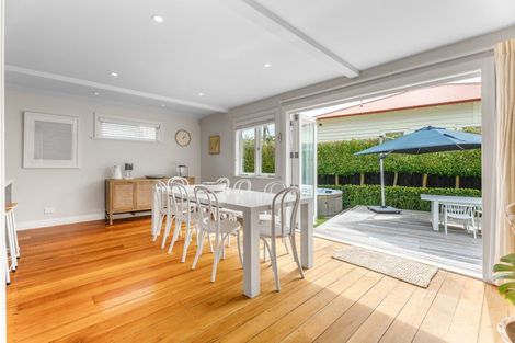 Photo of property in 9a North Avenue, Narrow Neck, Auckland, 0624