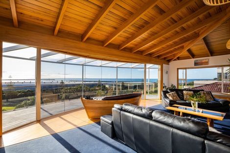 Photo of property in 50 Whiteley Street, Moturoa, New Plymouth, 4310